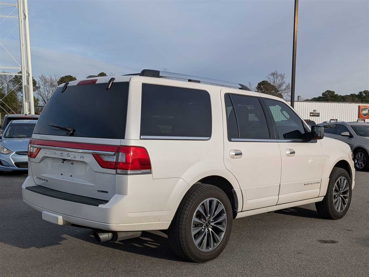 Lincoln Navigator 2WD 4dr Select 2015