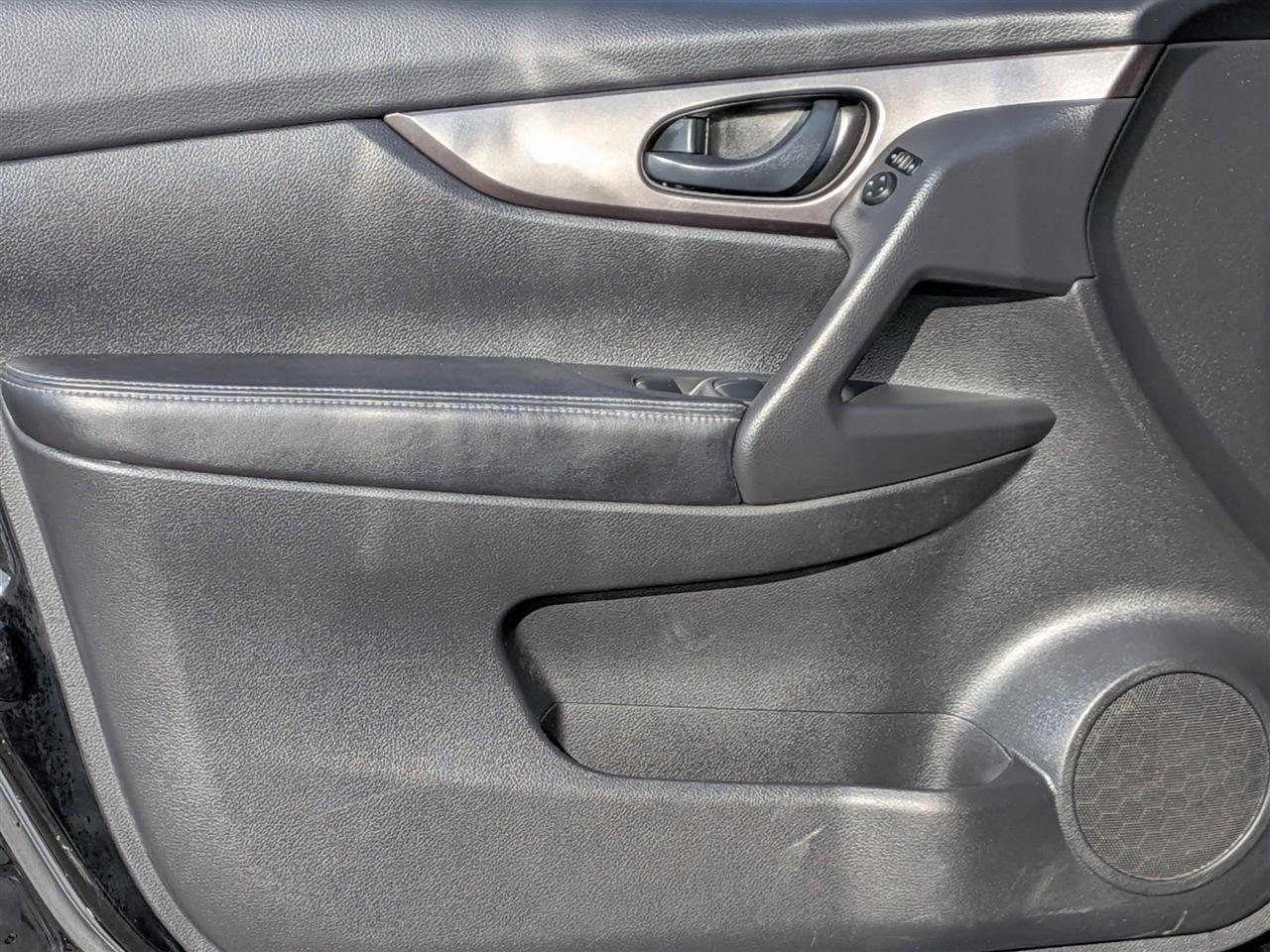 Nissan Rogue Sport  2020