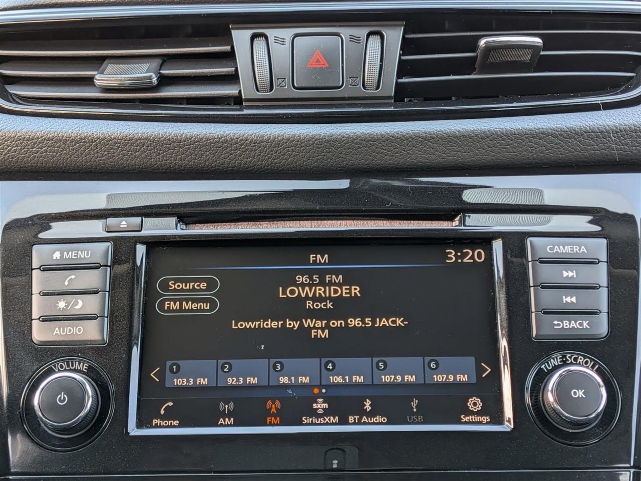 Nissan Rogue Sport  2020