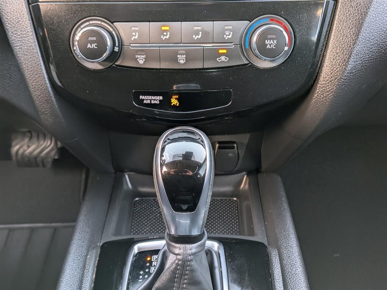 Nissan Rogue Sport  2020