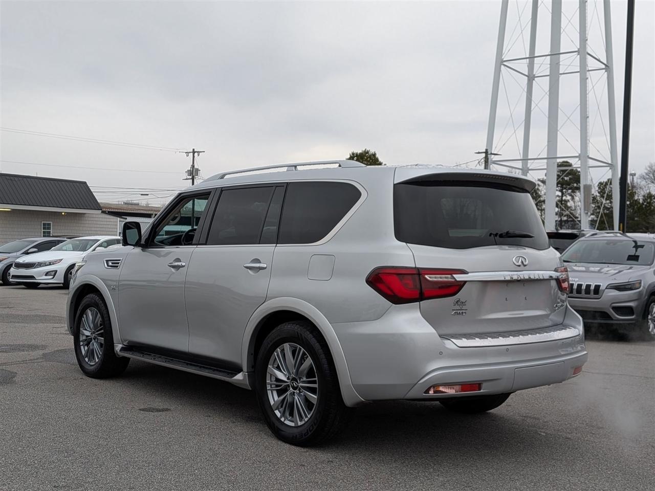 Infiniti QX80  2020