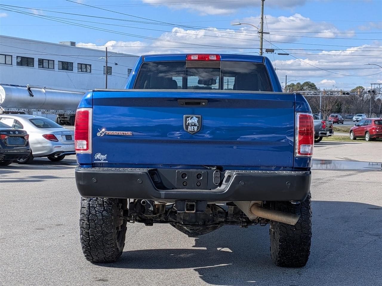 RAM 2500 Laramie Crew Cab SWB 4WD 2016