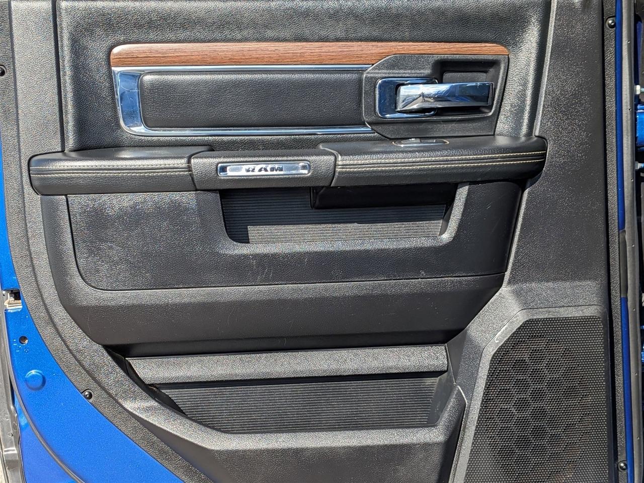 RAM 2500 Laramie Crew Cab SWB 4WD 2016