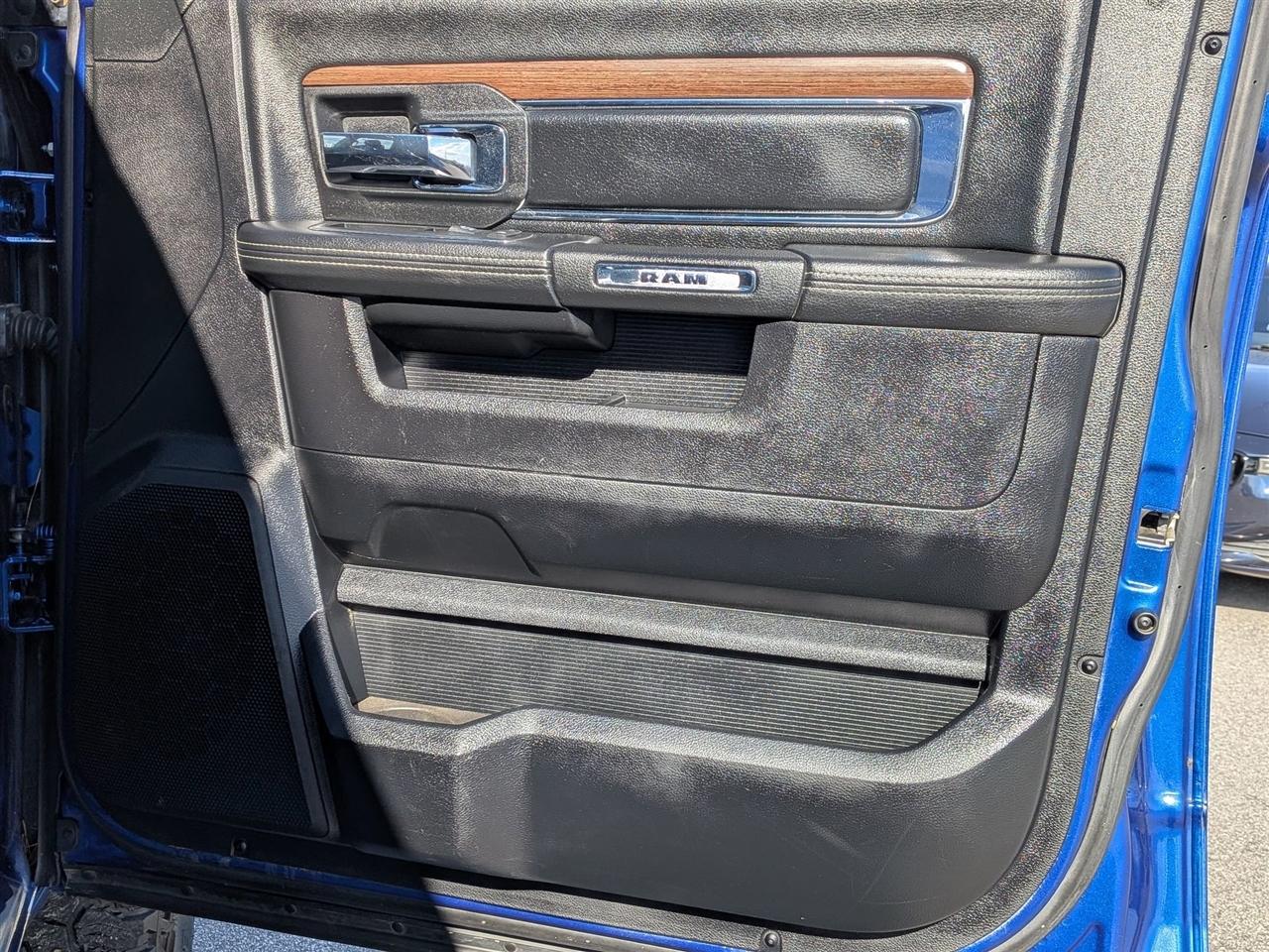 RAM 2500 Laramie Crew Cab SWB 4WD 2016