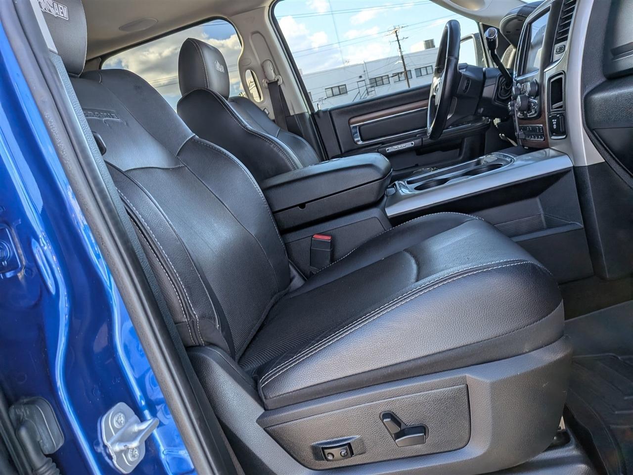 RAM 2500 Laramie Crew Cab SWB 4WD 2016