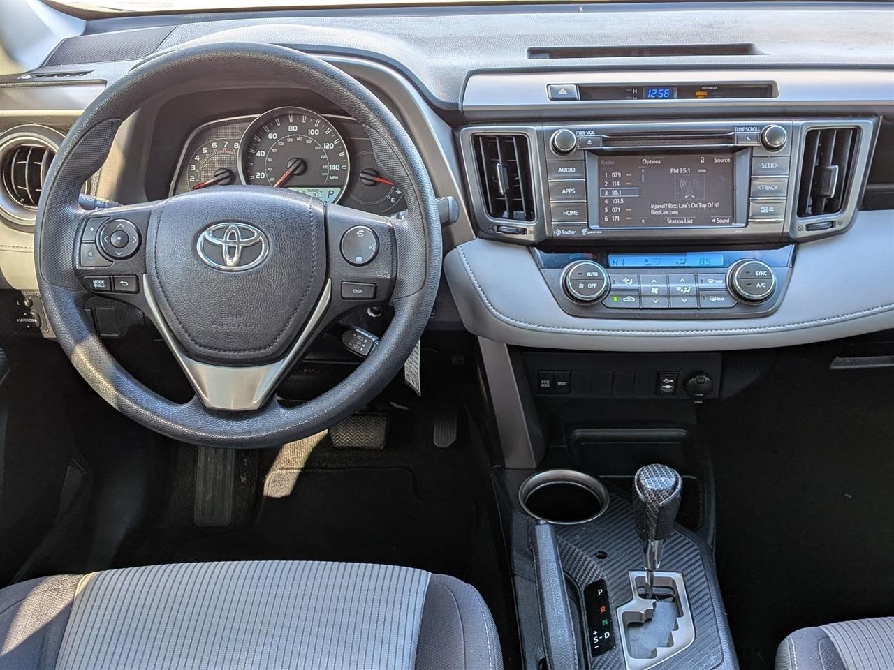 Toyota RAV4  2015
