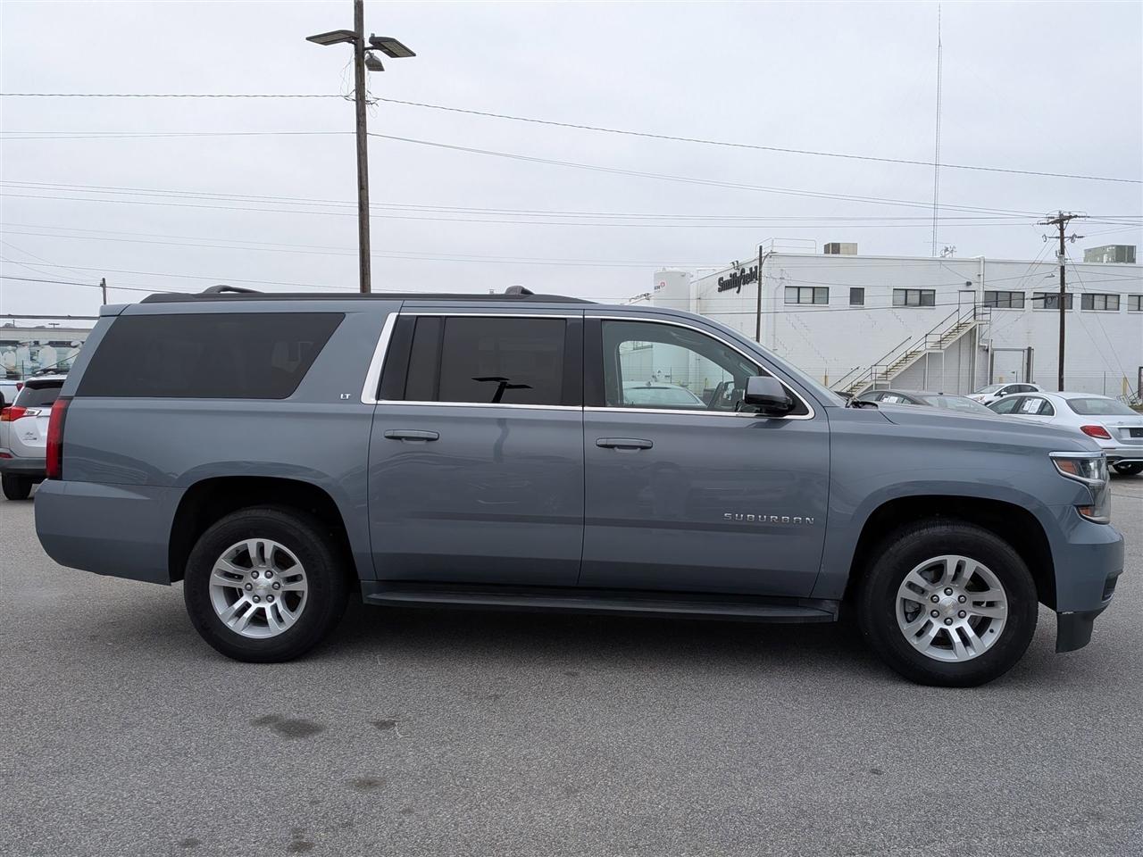 Chevrolet Suburban  2016