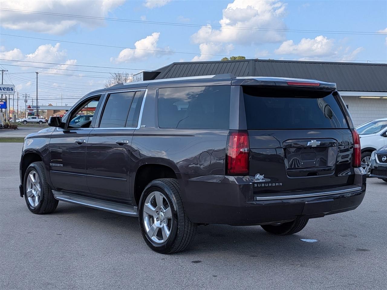Chevrolet Suburban  2015