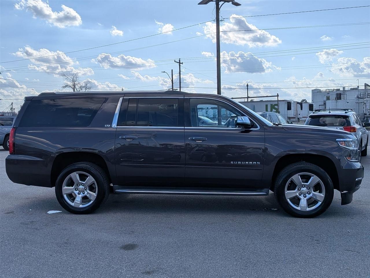 Chevrolet Suburban  2015