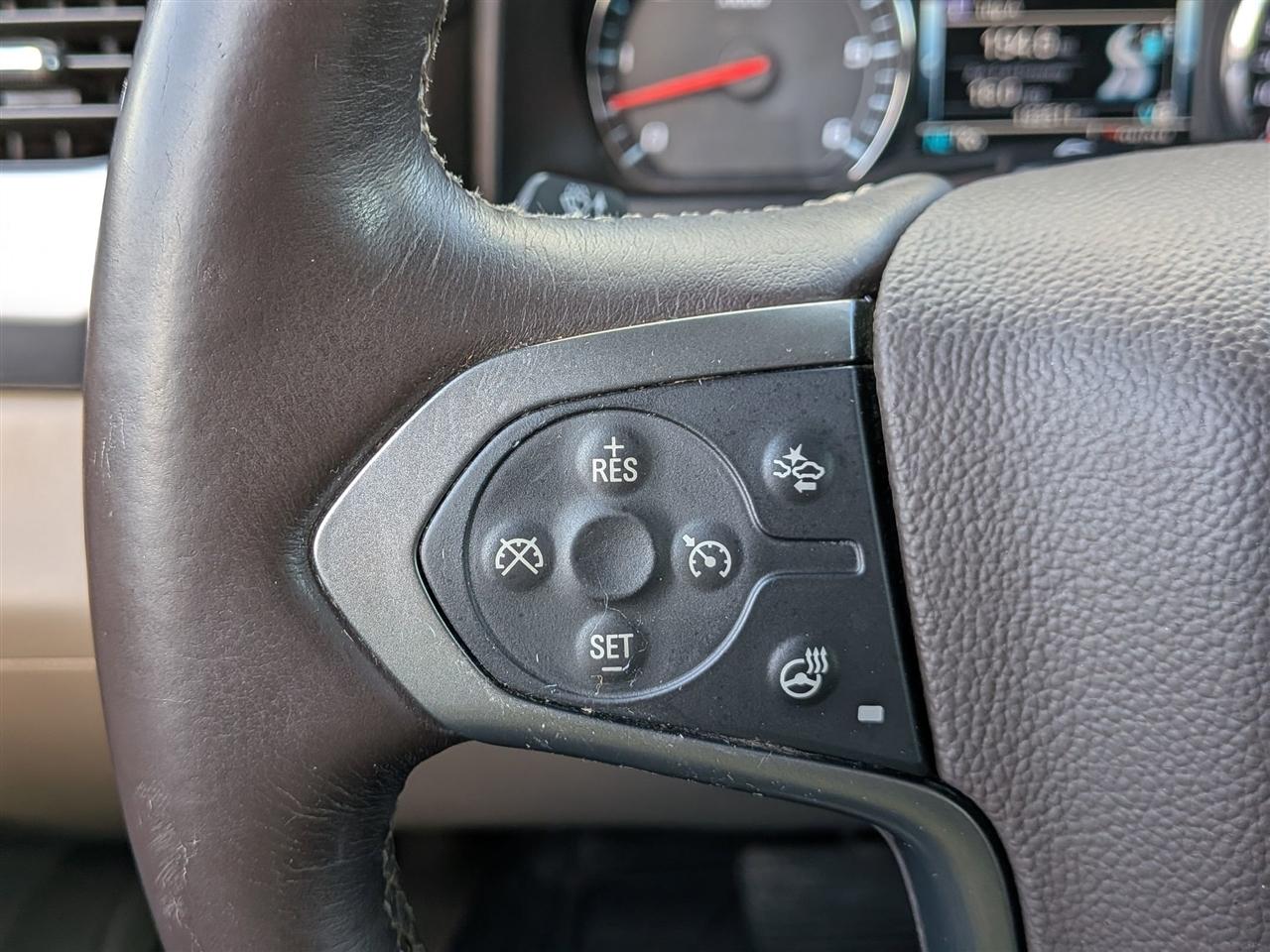 Chevrolet Suburban  2015