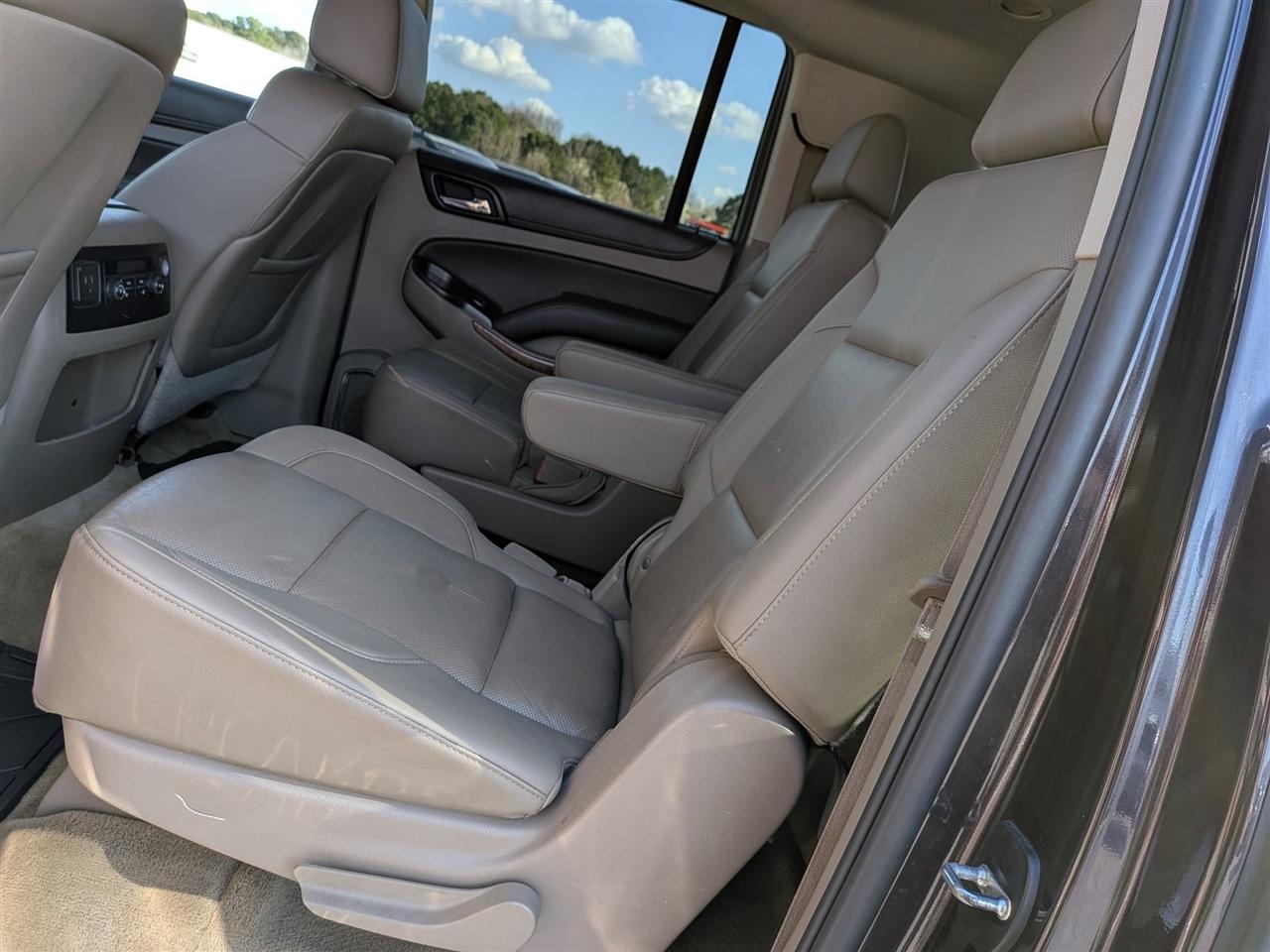 Chevrolet Suburban  2015