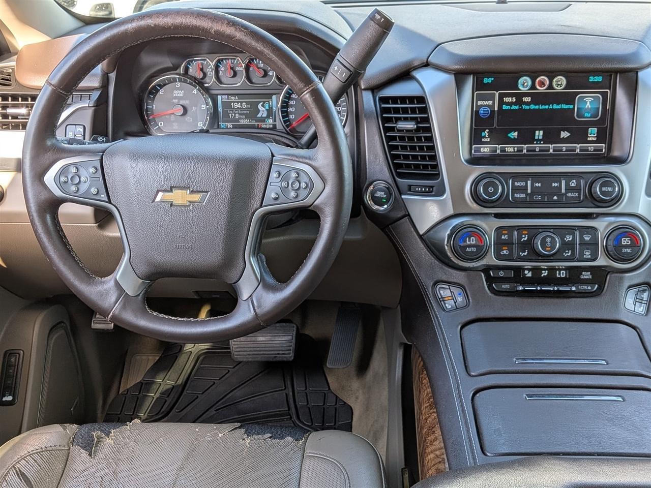 Chevrolet Suburban  2015