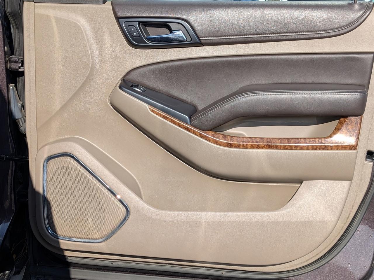 Chevrolet Suburban  2015