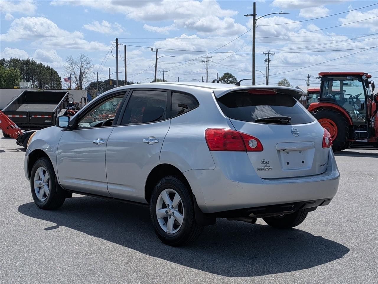 Nissan Rogue  2010