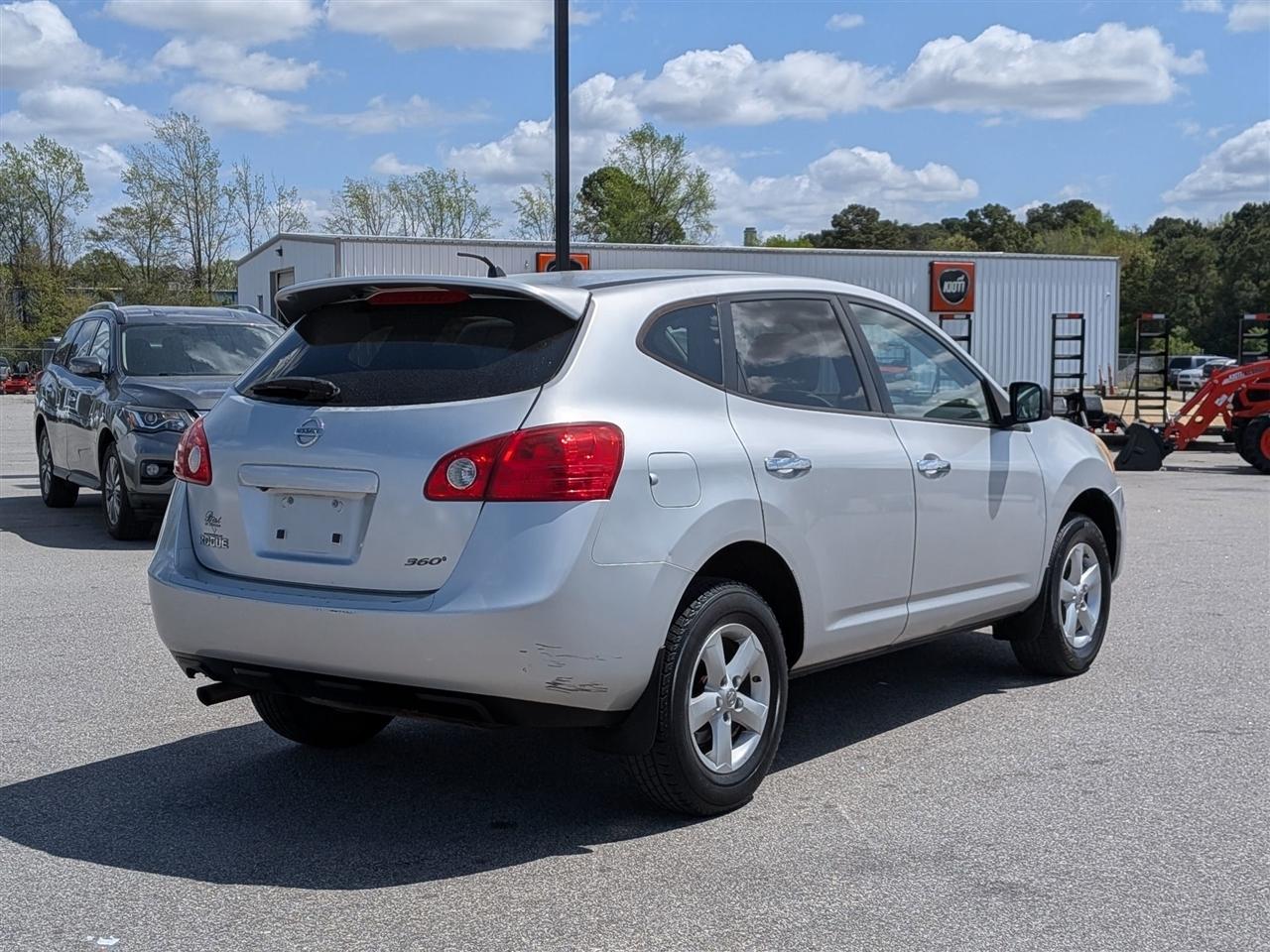 Nissan Rogue  2010