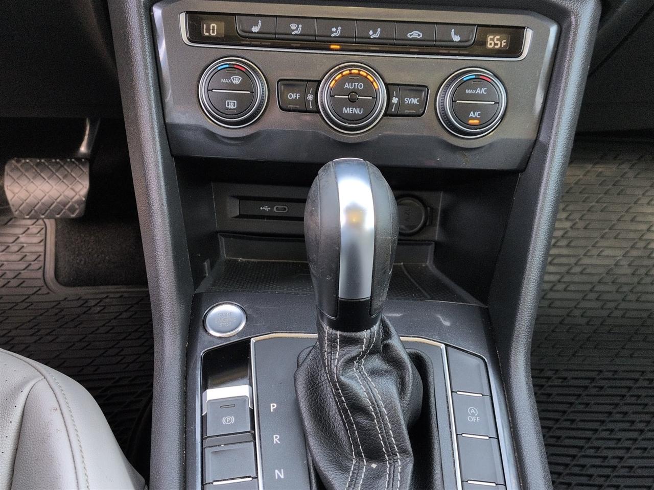 Volkswagen Tiguan  2021
