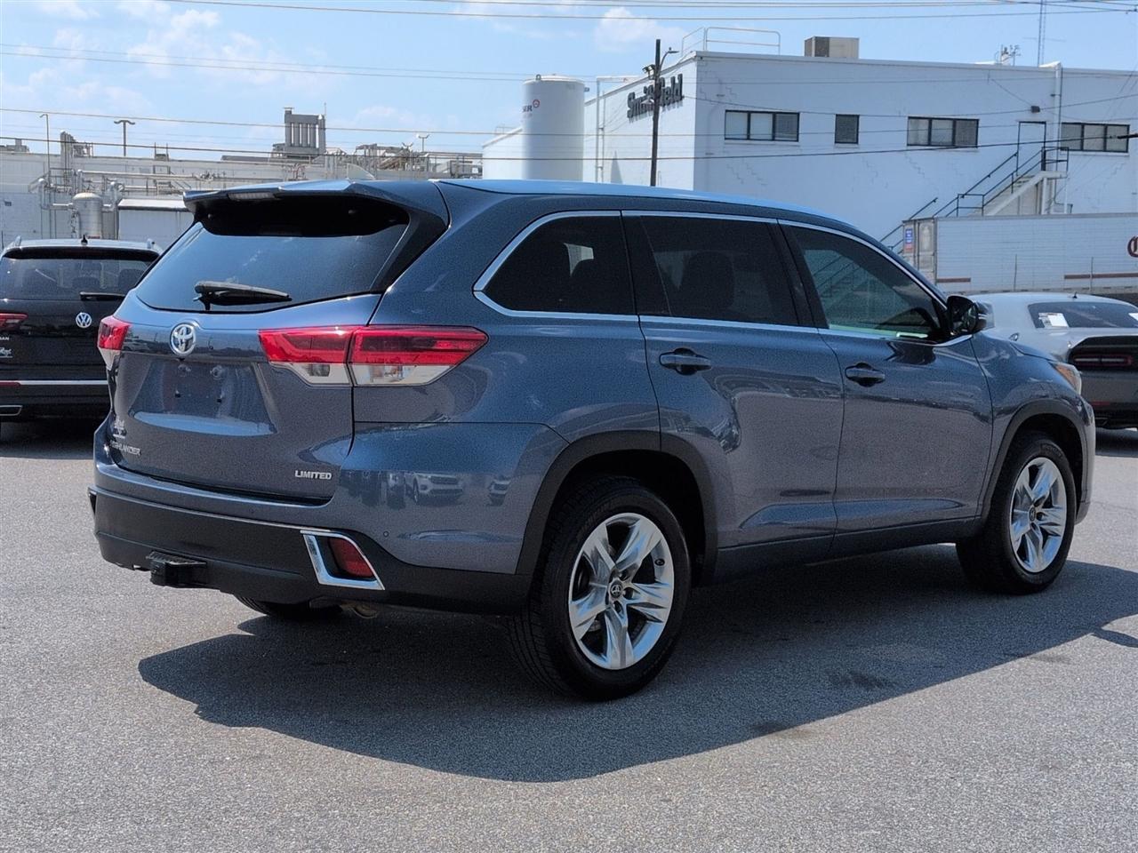 Toyota Highlander 4dr V6 Limited (Natl) 2017