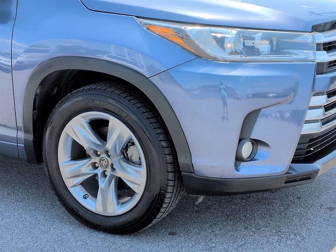 Toyota Highlander 4dr V6 Limited (Natl) 2017