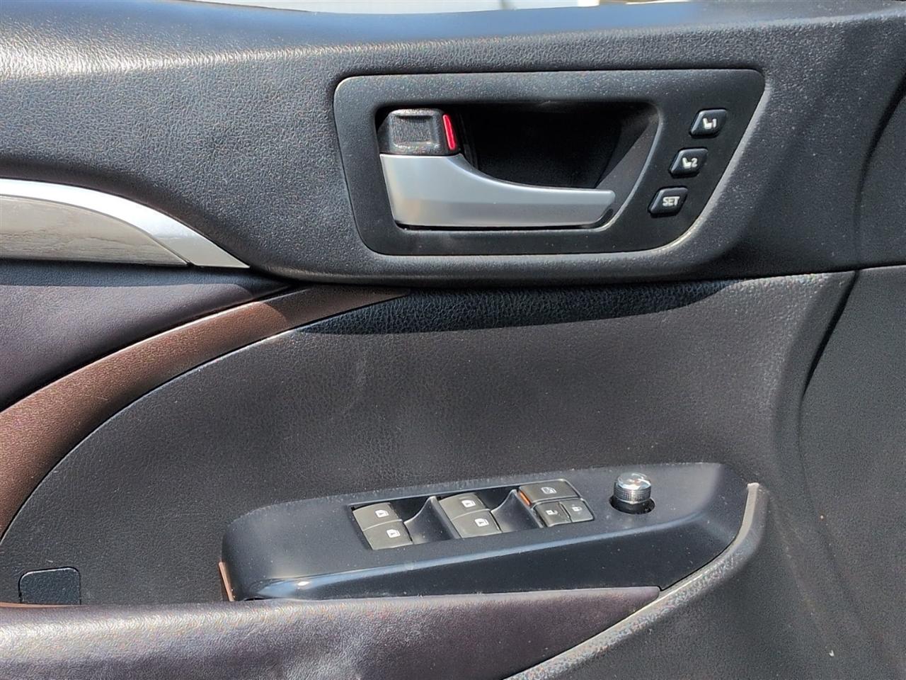 Toyota Highlander 4dr V6 Limited (Natl) 2017