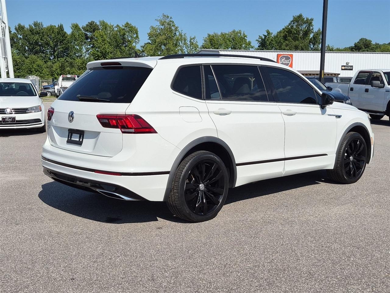 Volkswagen Tiguan 2.0T SE R-Line Black FWD 2021