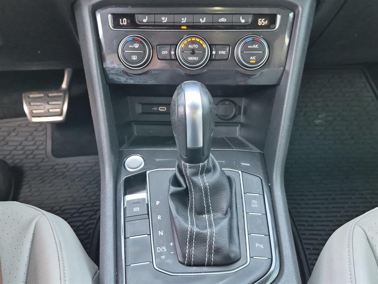 Volkswagen Tiguan 2.0T SE R-Line Black FWD 2021