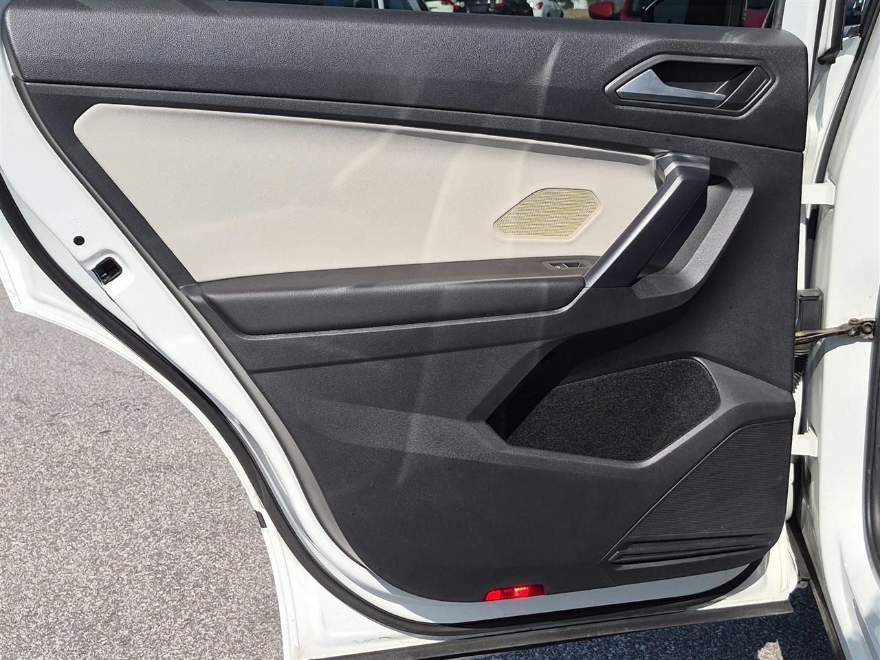 Volkswagen Tiguan 2.0T SE R-Line Black FWD 2021
