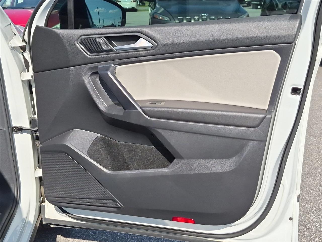 Volkswagen Tiguan 2.0T SE R-Line Black FWD 2021