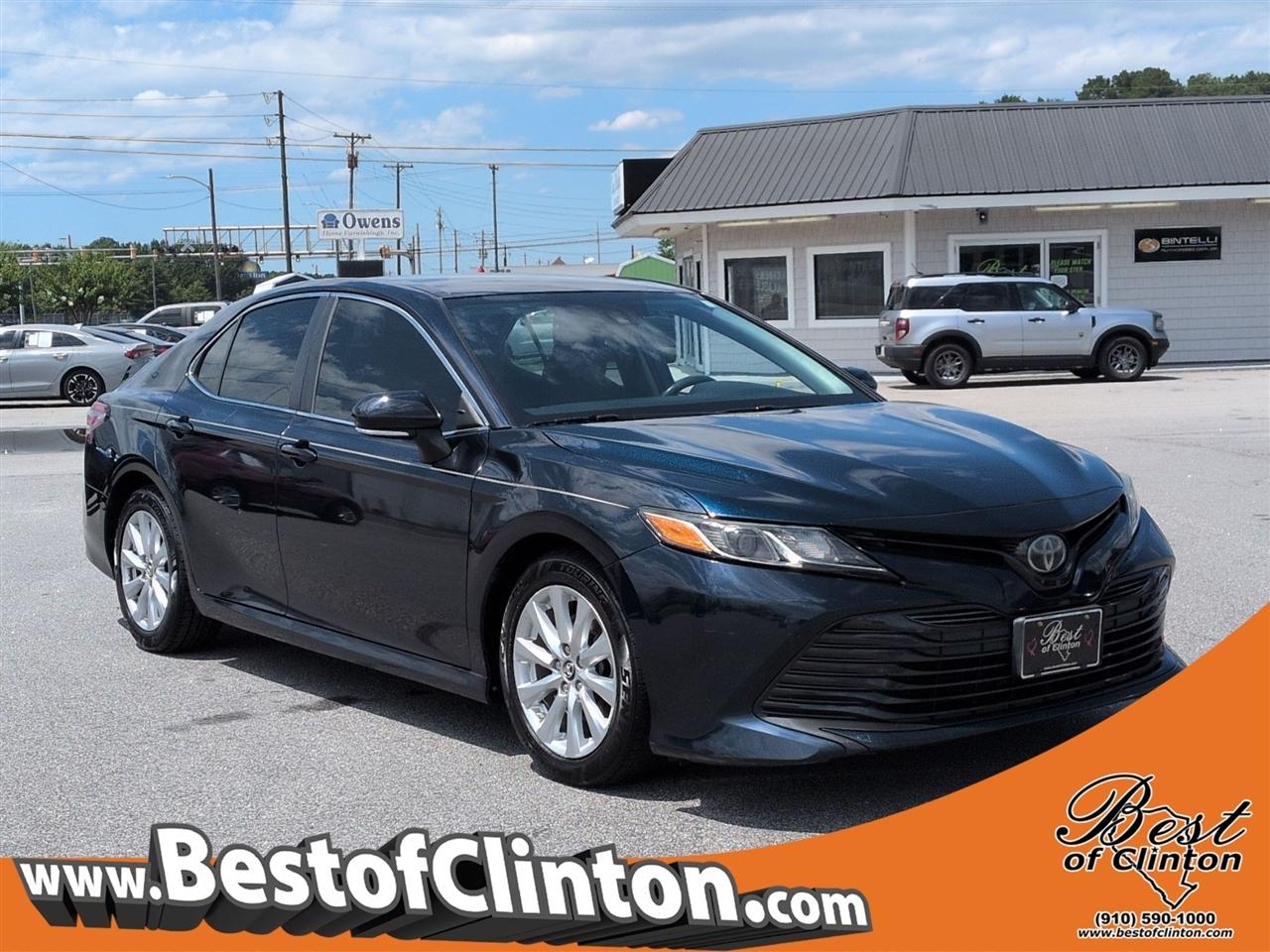 Toyota Camry 4dr Sdn LE Auto V6 2018