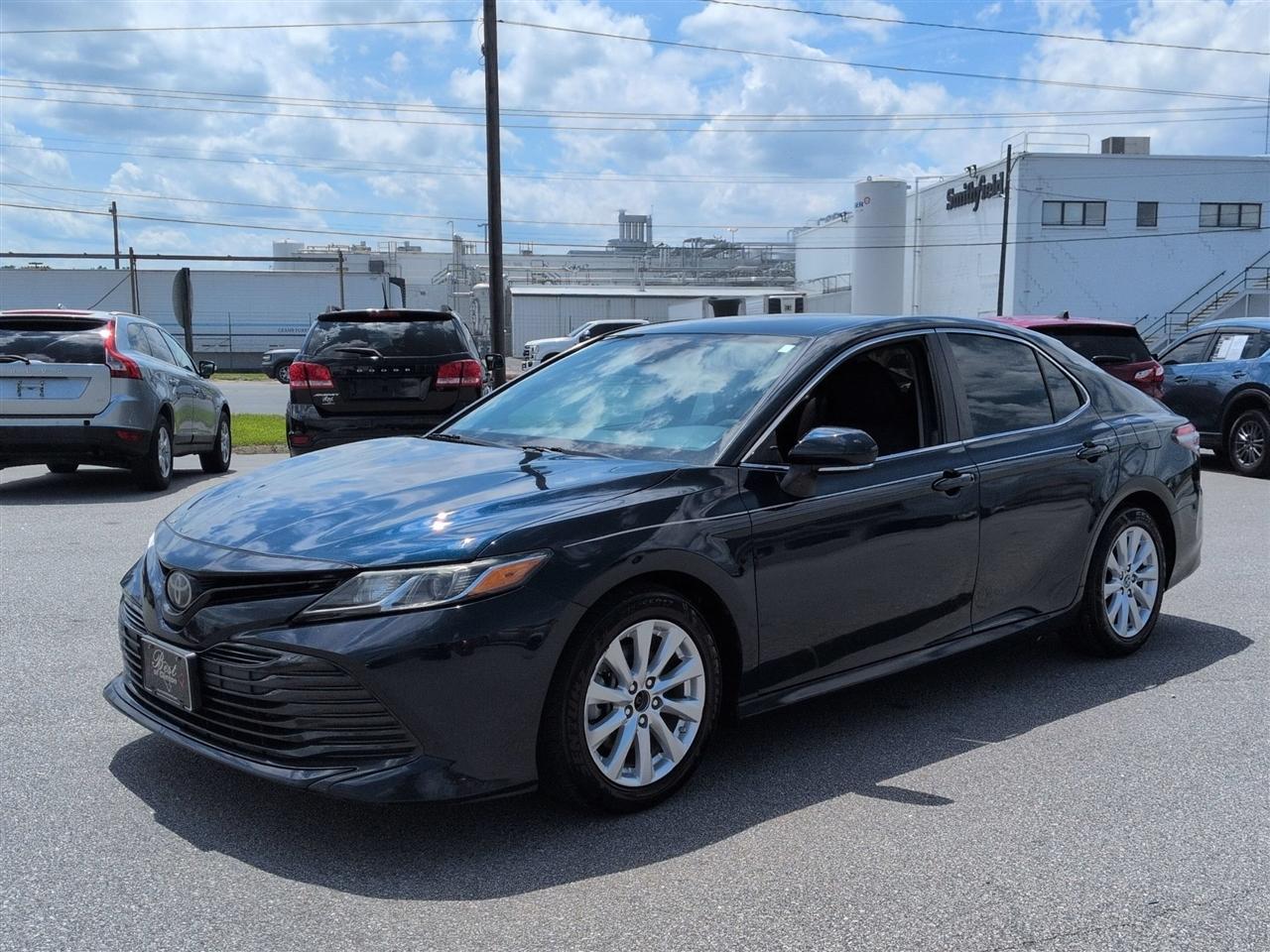 Toyota Camry 4dr Sdn LE Auto V6 2018