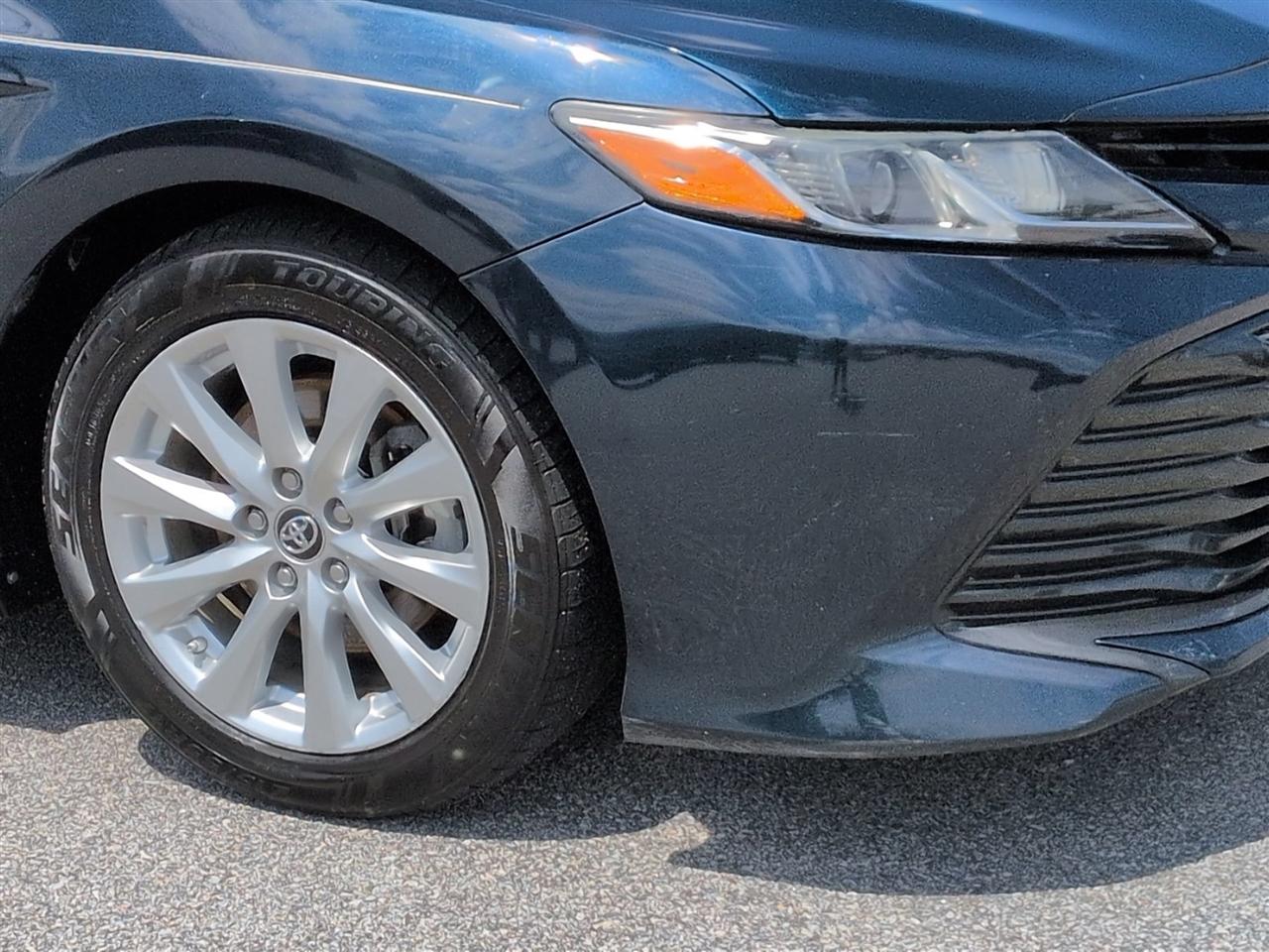 Toyota Camry 4dr Sdn LE Auto V6 2018