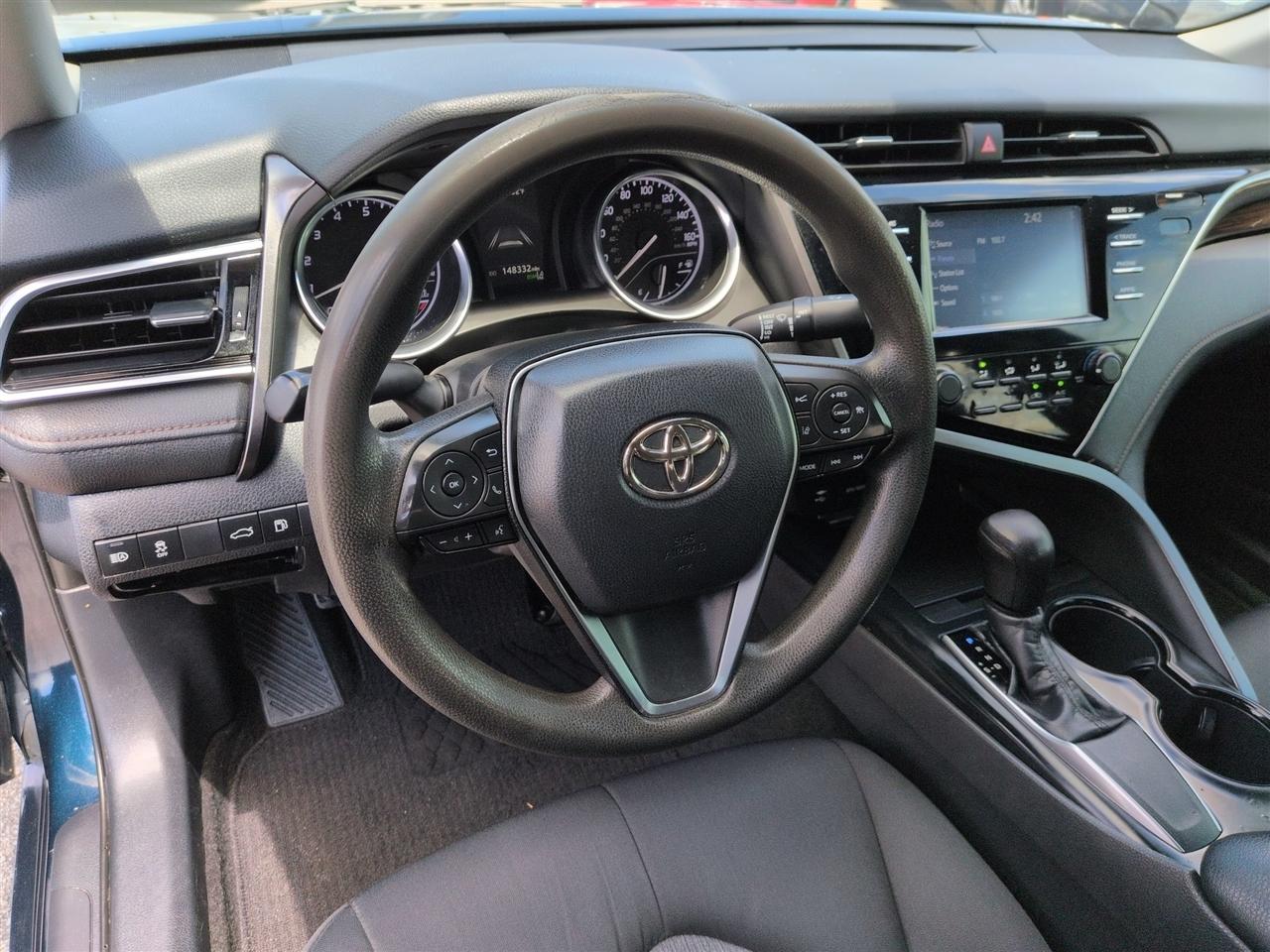 Toyota Camry 4dr Sdn LE Auto V6 2018