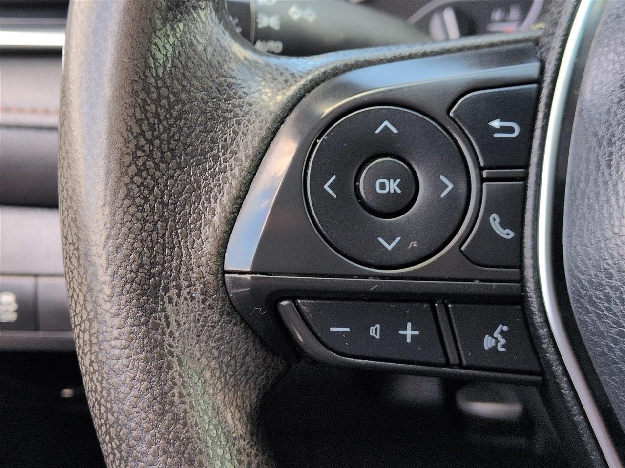 Toyota Camry 4dr Sdn LE Auto V6 2018
