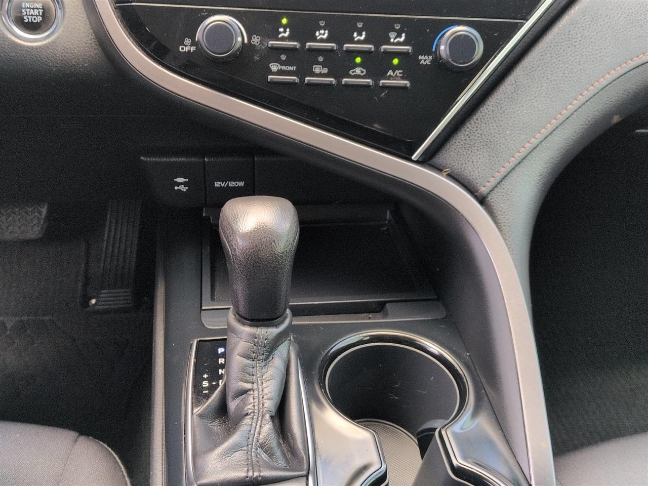 Toyota Camry 4dr Sdn LE Auto V6 2018