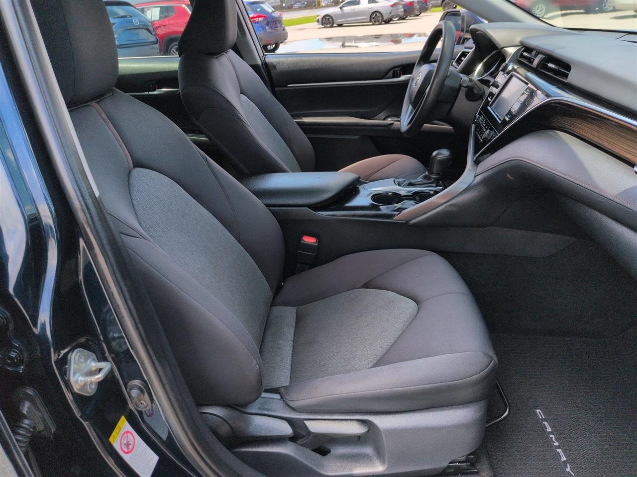 Toyota Camry 4dr Sdn LE Auto V6 2018