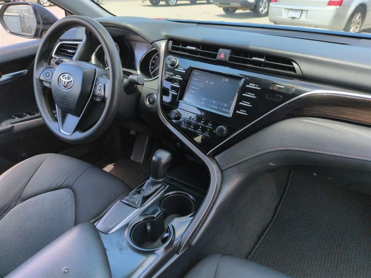 Toyota Camry 4dr Sdn LE Auto V6 2018