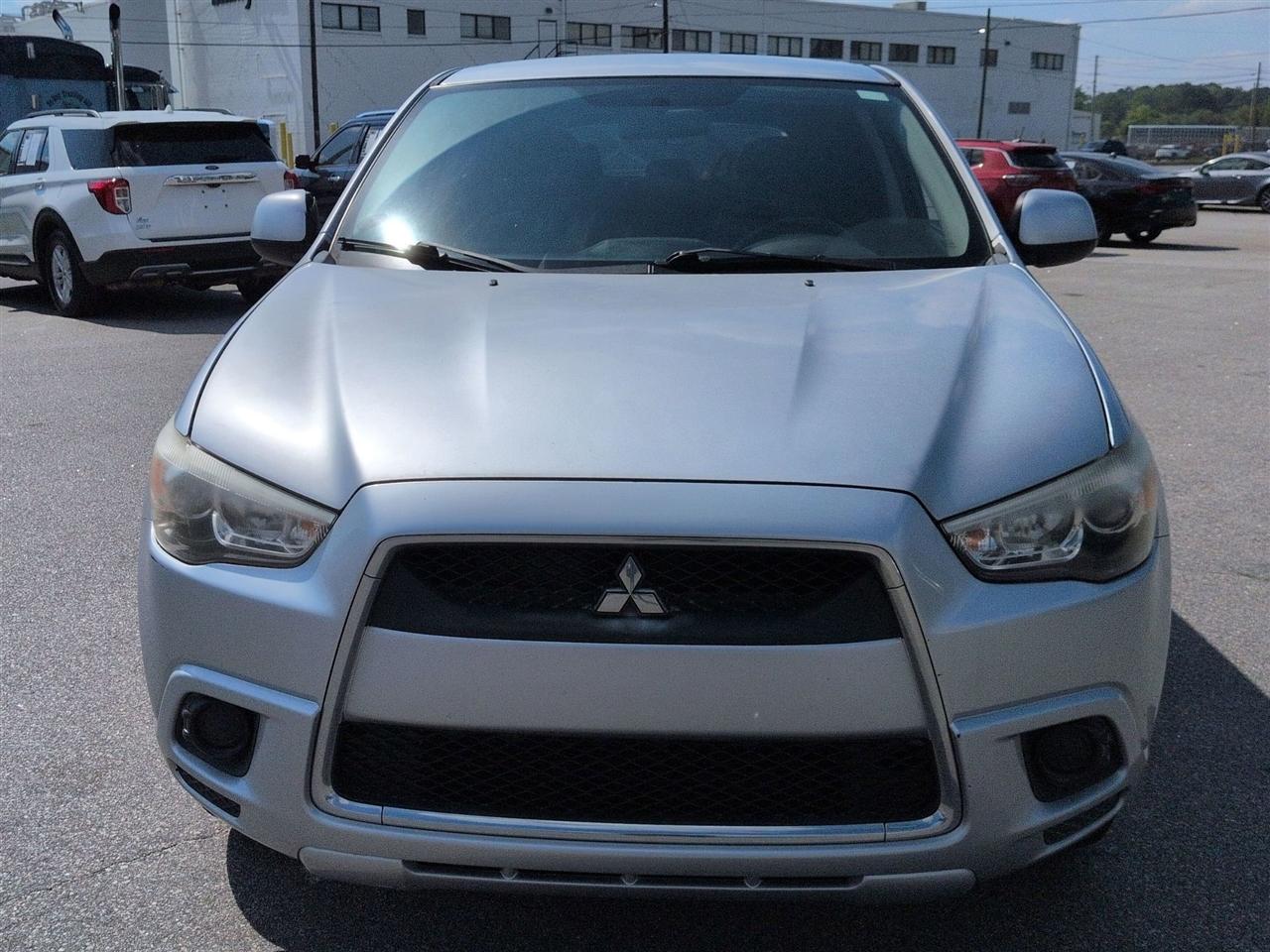Mitsubishi Outlander Sport  2011