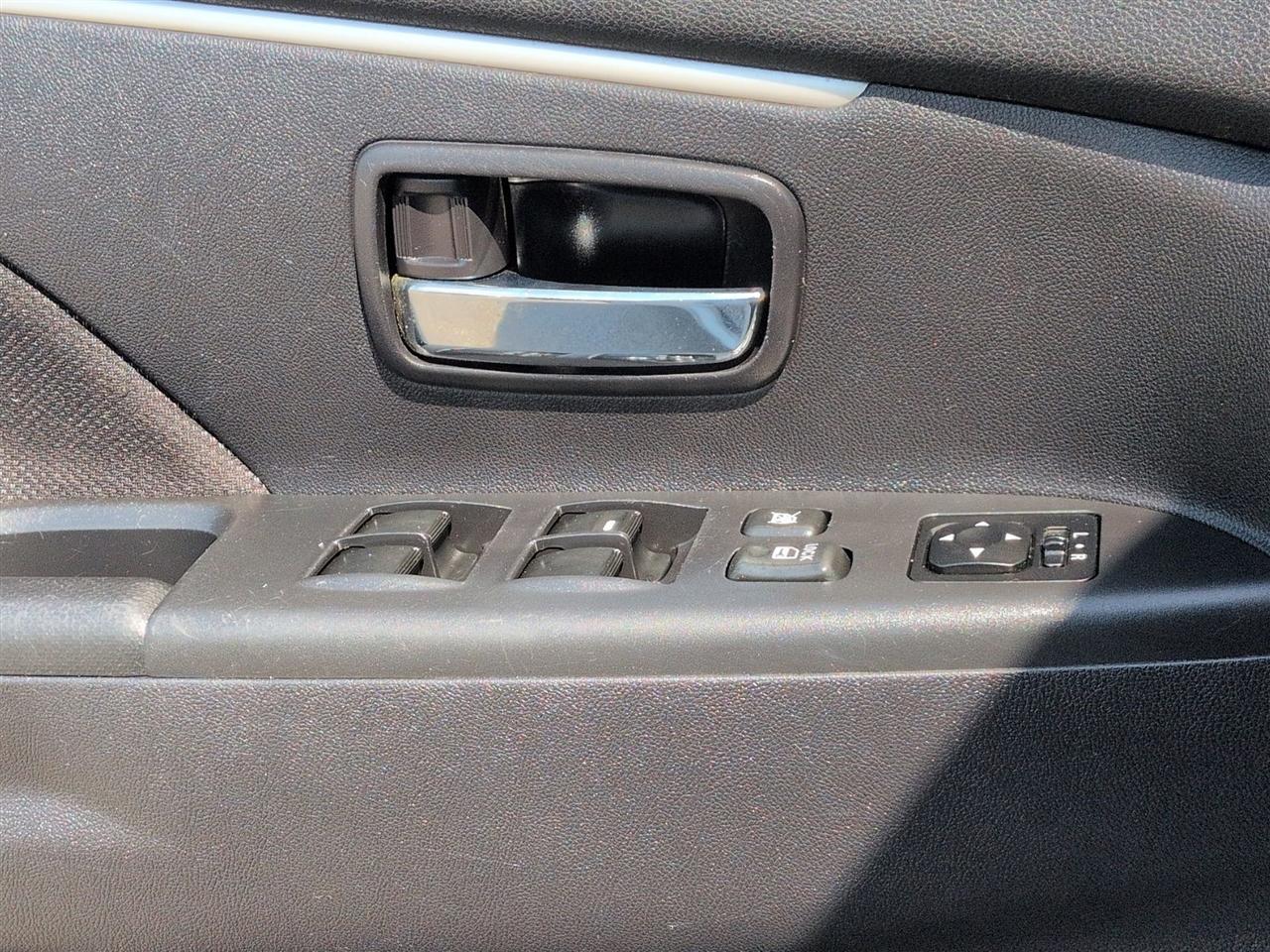 Mitsubishi Outlander Sport  2011