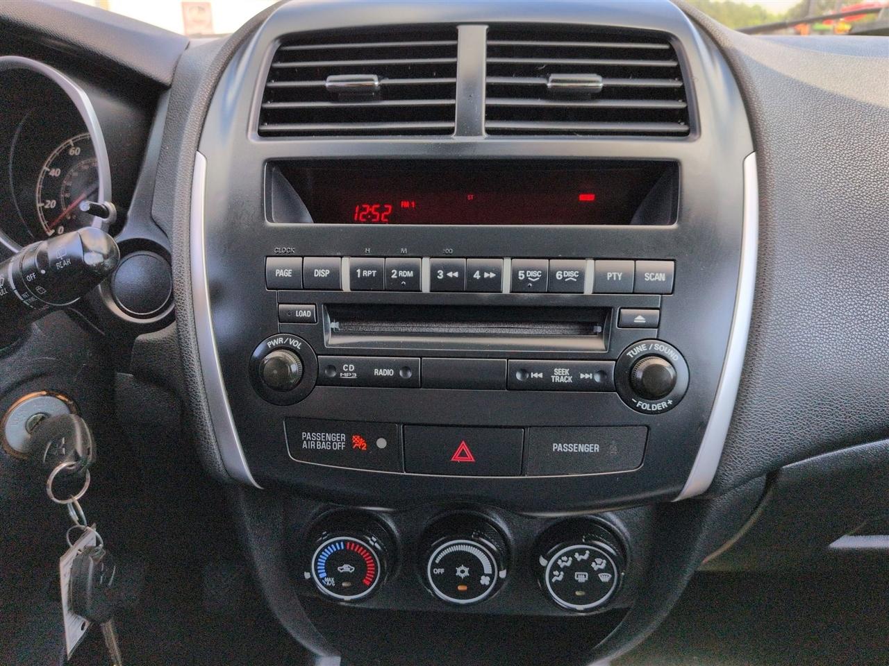 Mitsubishi Outlander Sport  2011