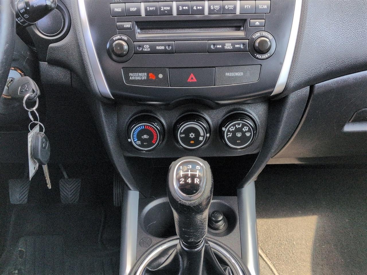 Mitsubishi Outlander Sport  2011