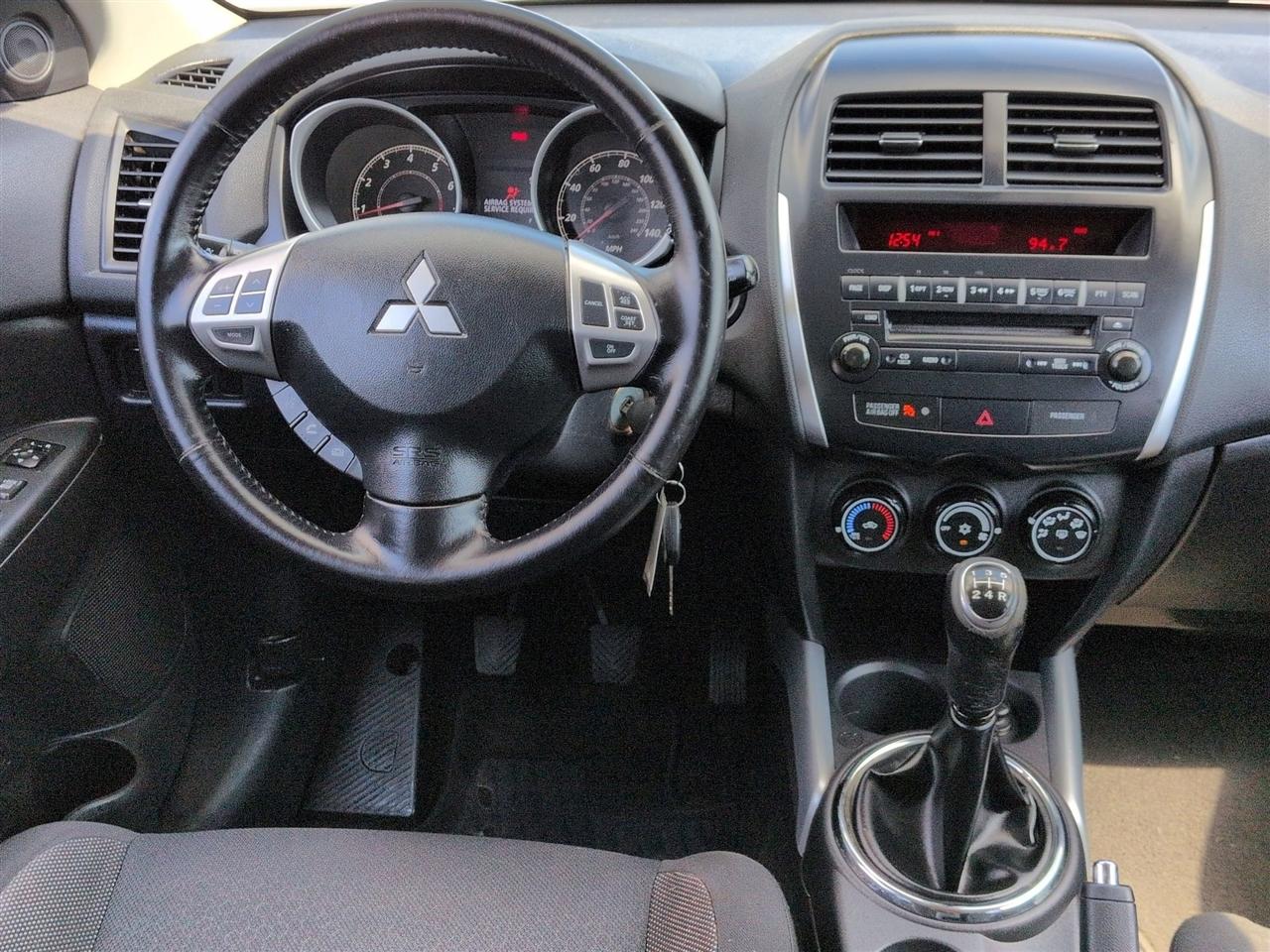 Mitsubishi Outlander Sport  2011