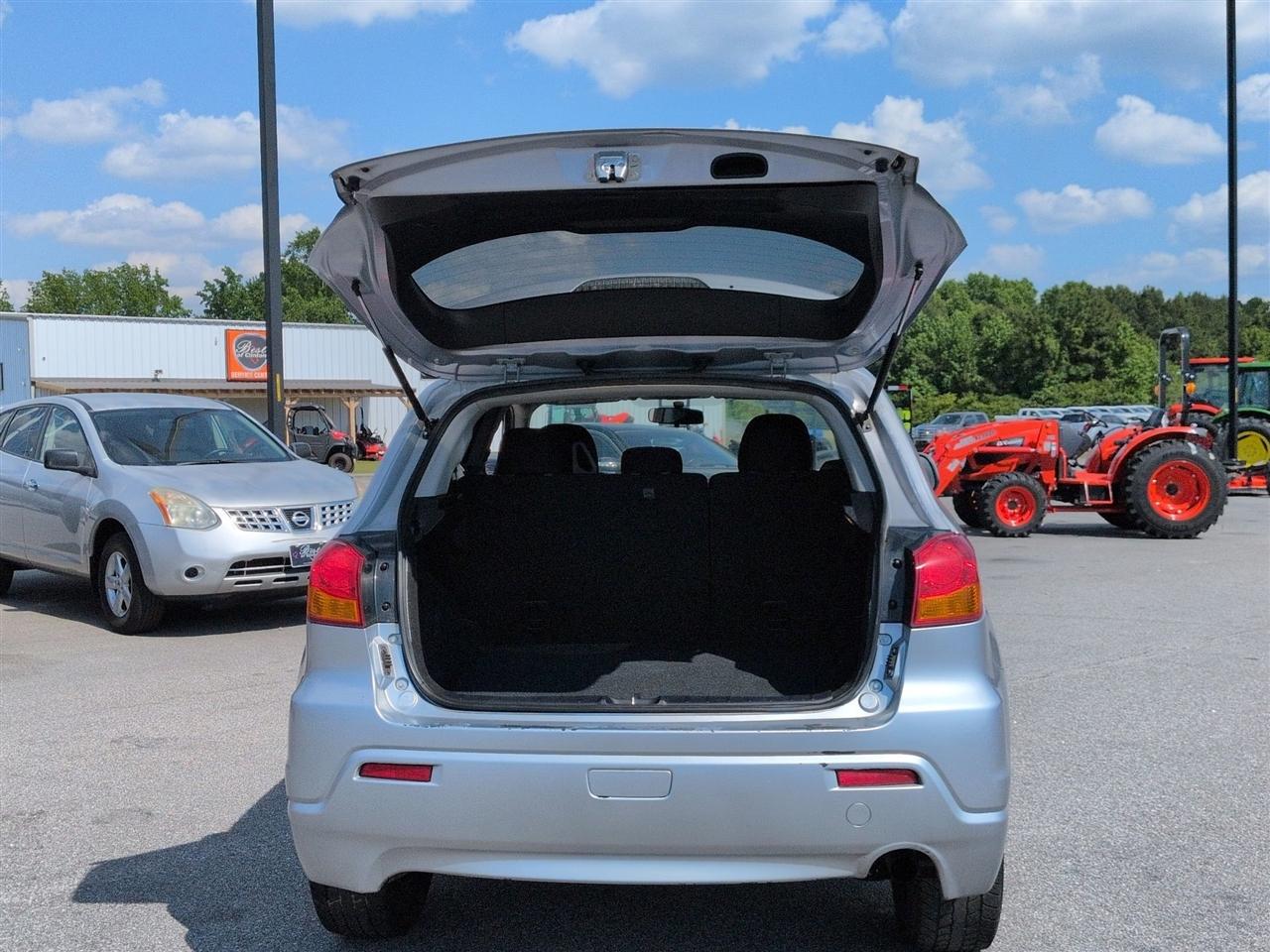 Mitsubishi Outlander Sport  2011