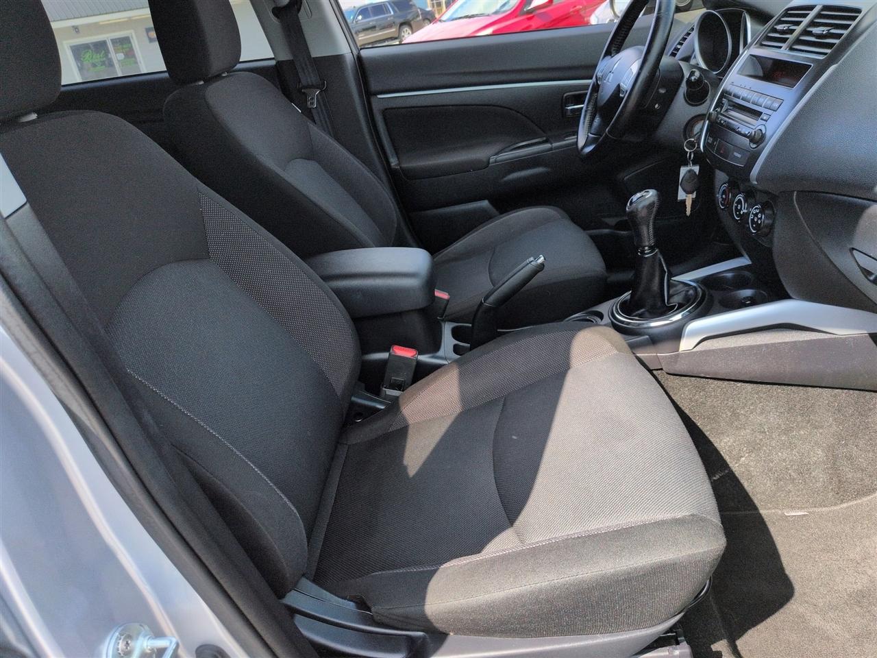Mitsubishi Outlander Sport  2011