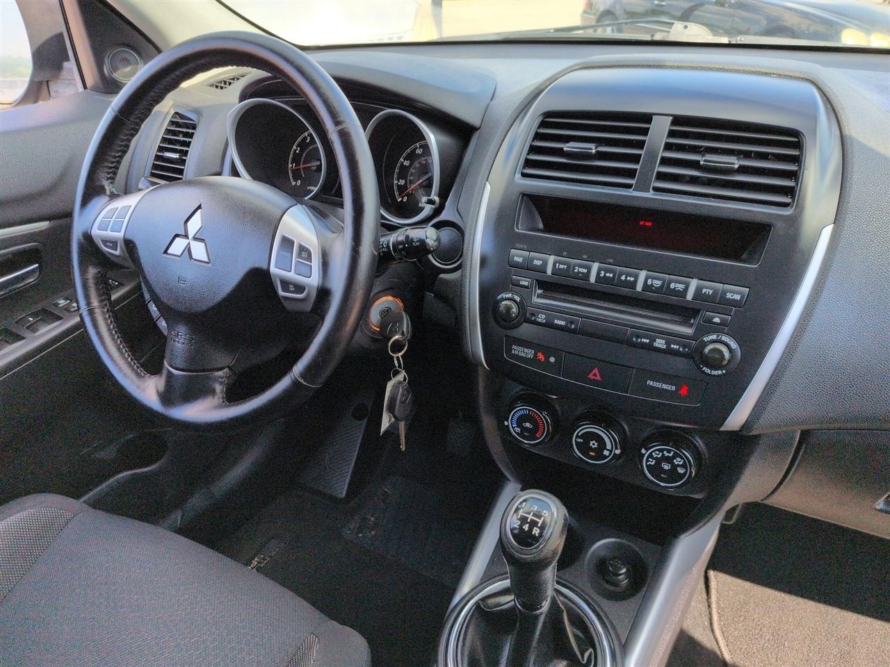 Mitsubishi Outlander Sport  2011