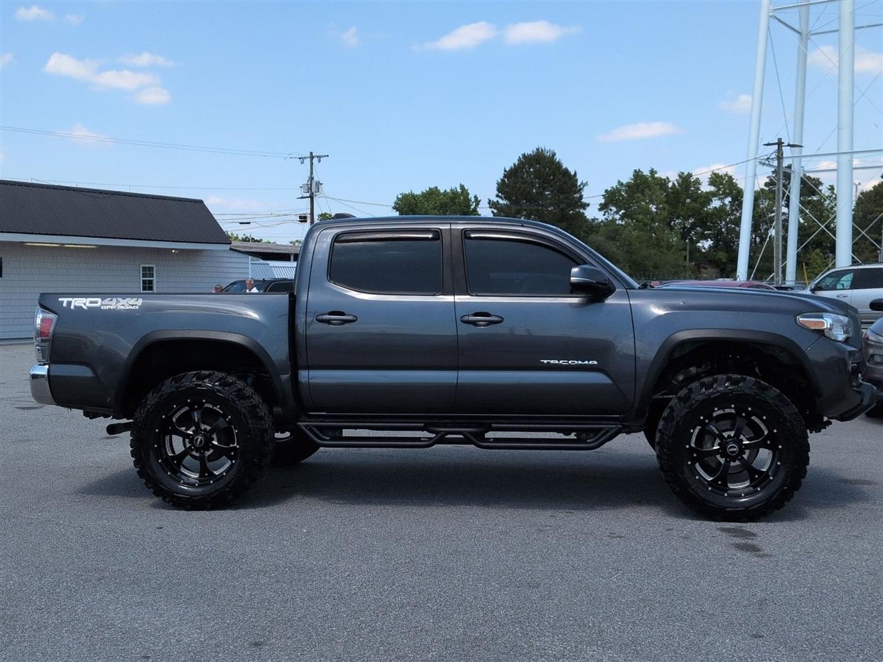 Toyota Tacoma 4WD  2020