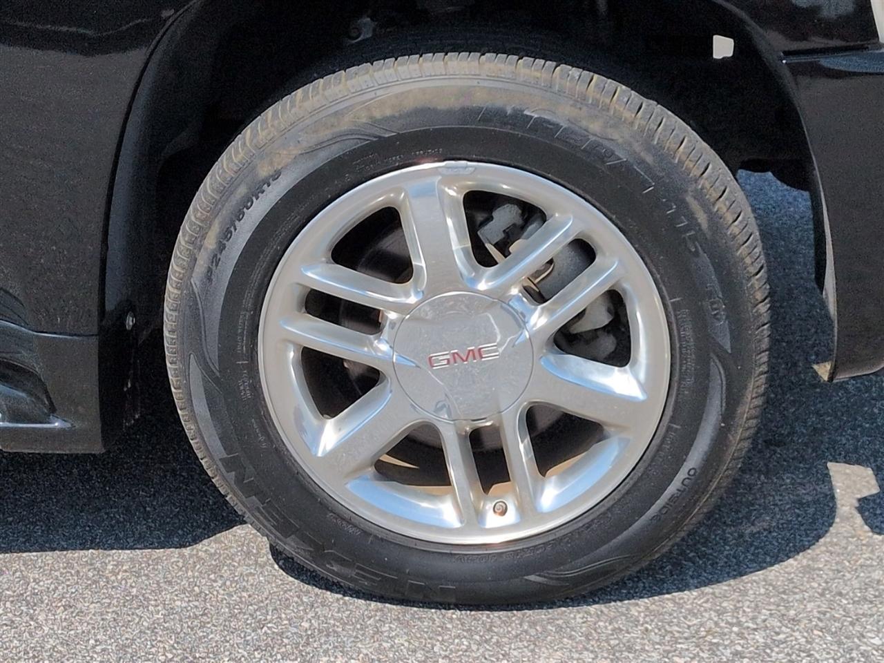 GMC Envoy Denali 2008