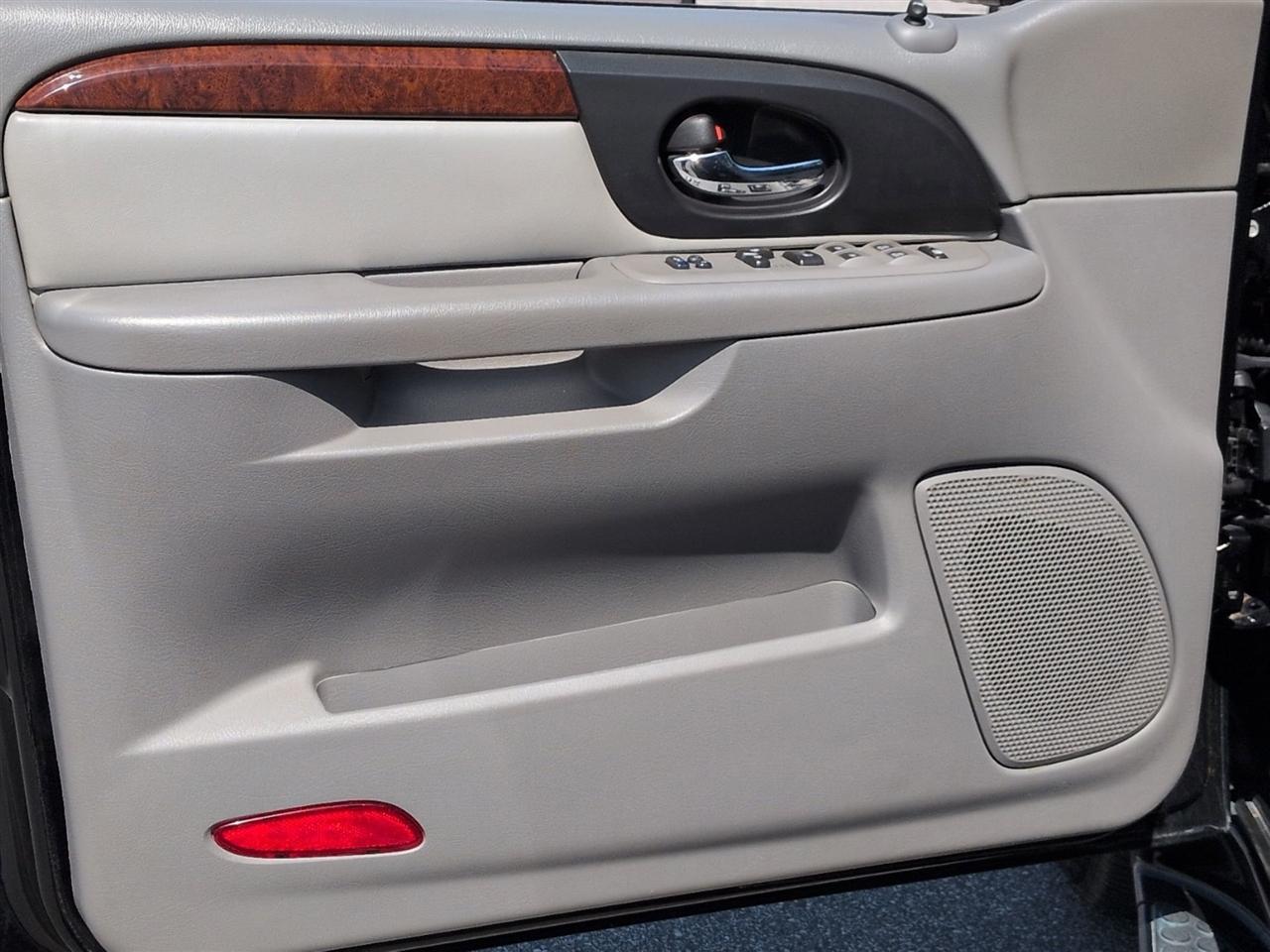 GMC Envoy Denali 2008