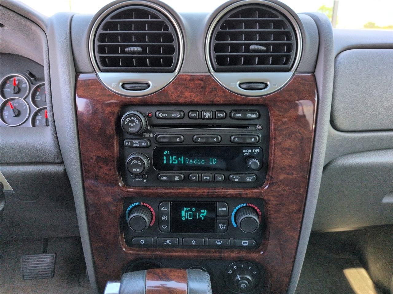 GMC Envoy Denali 2008