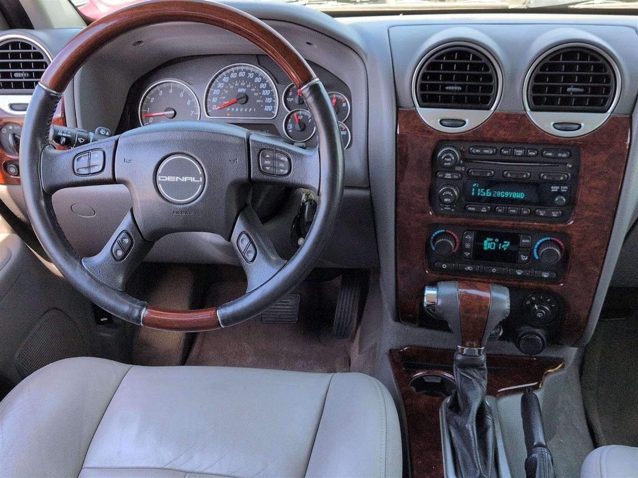 GMC Envoy Denali 2008