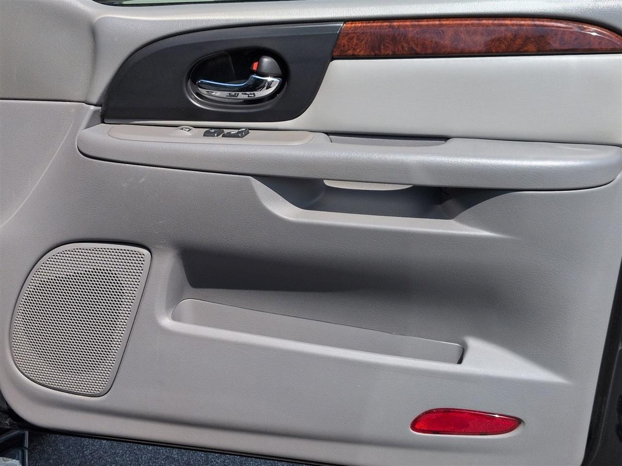 GMC Envoy Denali 2008