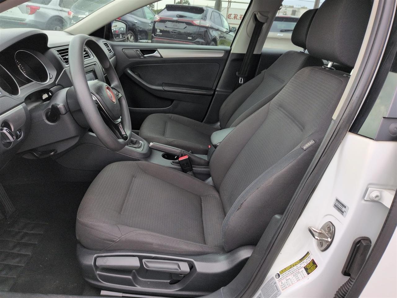 Volkswagen Jetta Sedan 4dr Auto 1.8T SE 2015